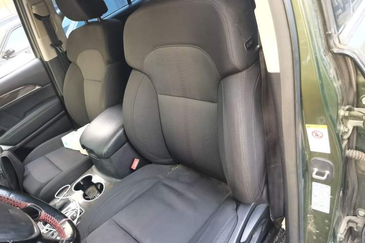 Used Haval H9 2015 2.0T Four-Wheel Drive Standard Model 7 Seats
