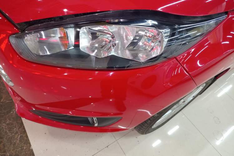 Used Ford Fiesta 2013 Hatchback 1.5L Automatic Fashion Edition
