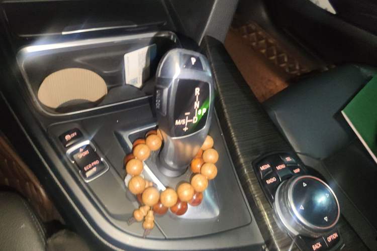 Used BMW 3 Series GT 2013 320i Sport Design Package Gear Lever