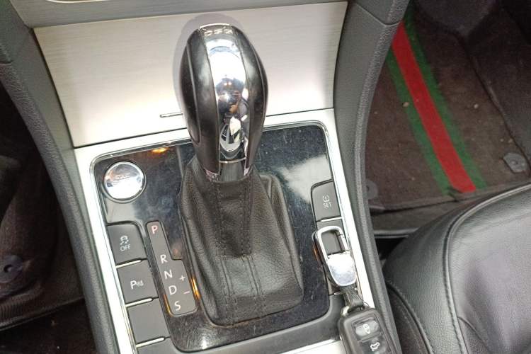 Used Volkswagen Passat 2014 1.8TSI DSG Prestige Edition Gear Lever