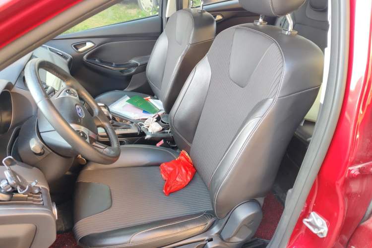 Used Ford Focus 2012 Sedan 1.6L Automatic Fashion Edition
