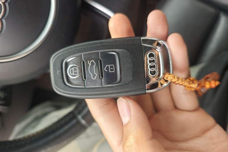 Used Audi Q5 2015 40 TFSI Technology Edition Vehicle Key