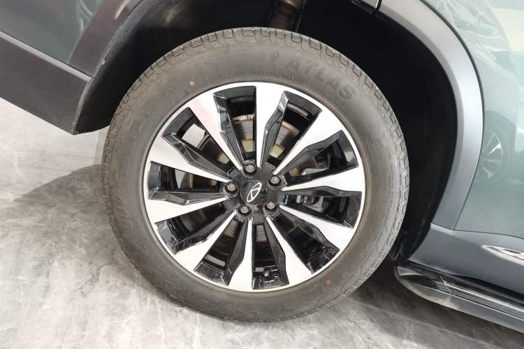 Used Chery Tiggo 8 PLUS 2025 290TGDI DCT Prestige 5-Seater
