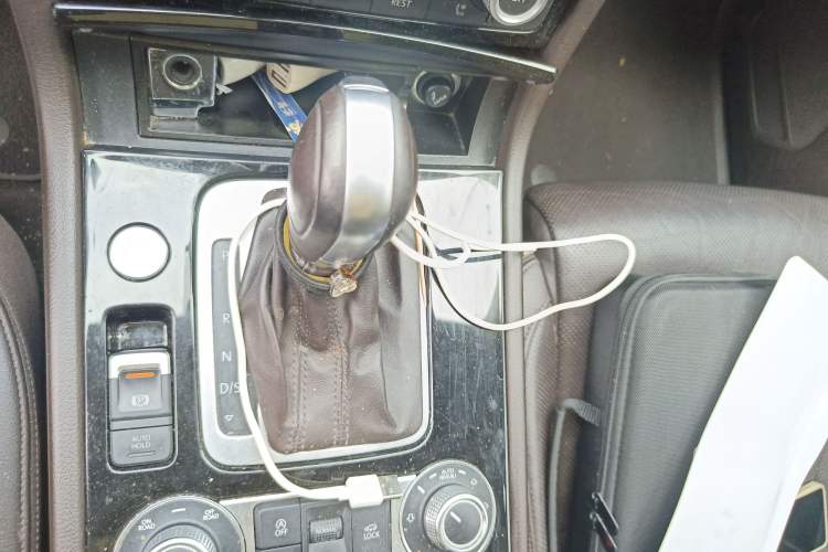 Used Volkswagen Touareg 2017 3.0 TSI Touareg Model Gear Lever
