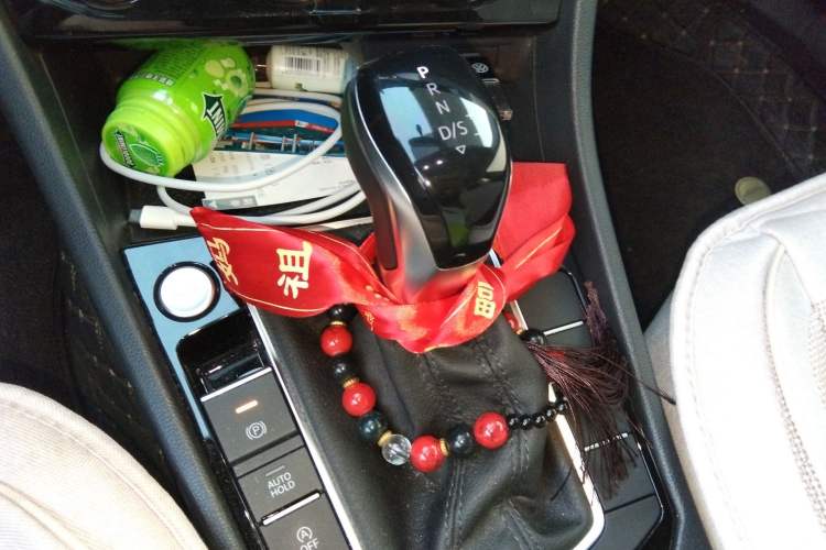 Used Volkswagen Sagitar 2022 280TSI DSG Excellence Edition Gear Lever