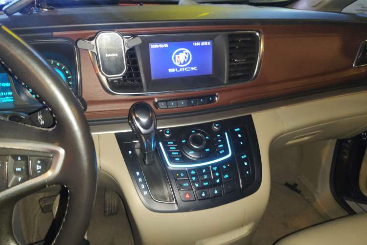 Used Buick GL8 2014 3.0L GT Luxury Business Haoya Edition