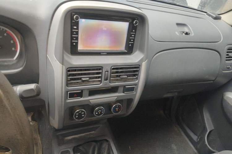 Used Dongfeng Ruichi 2016 2.5T Diesel 2WD ZD25TCI
