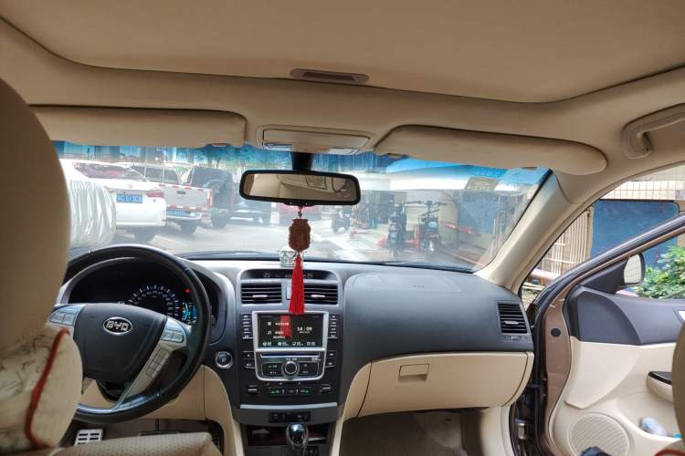 Used BYD G6 2013 1.5TID Automatic Luxury Model
