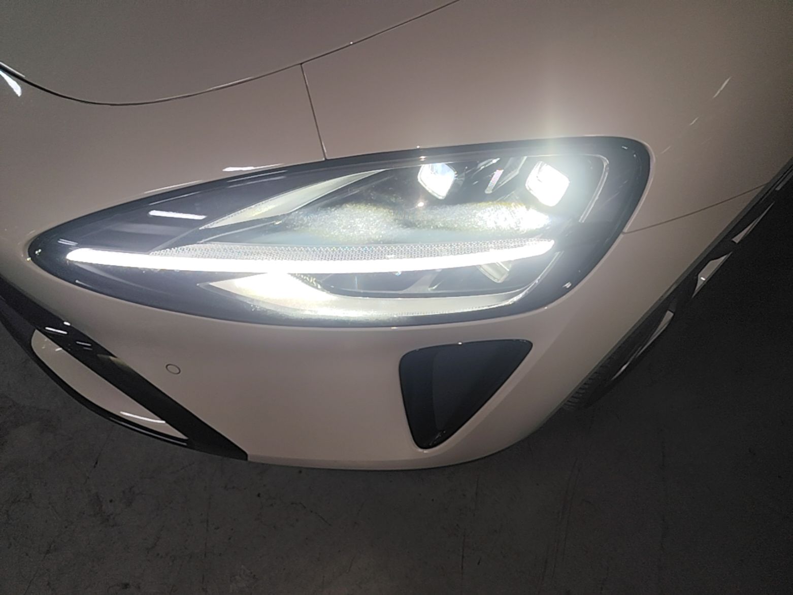 Xiaomi Auto SU7 2024 Rear-Drive Ultra-Long Range Advanced Pro-Level Intelligent Driving Version — снимка 8