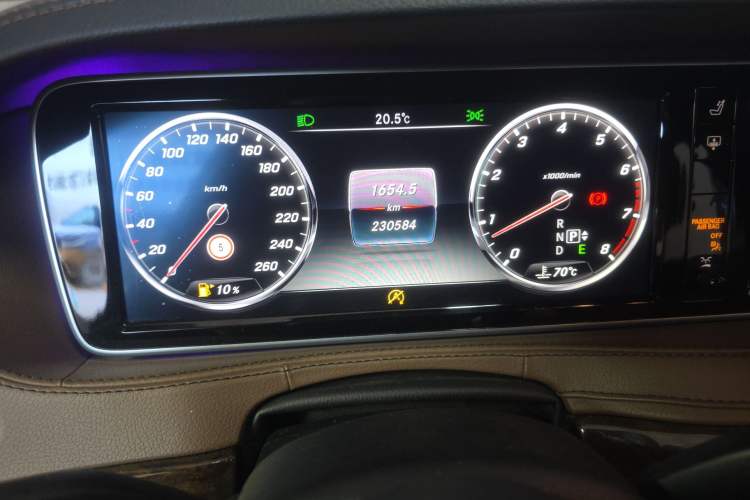 Used Mercedes-Benz S-Class 2017 S 320 L Business Model Odometer Close Up