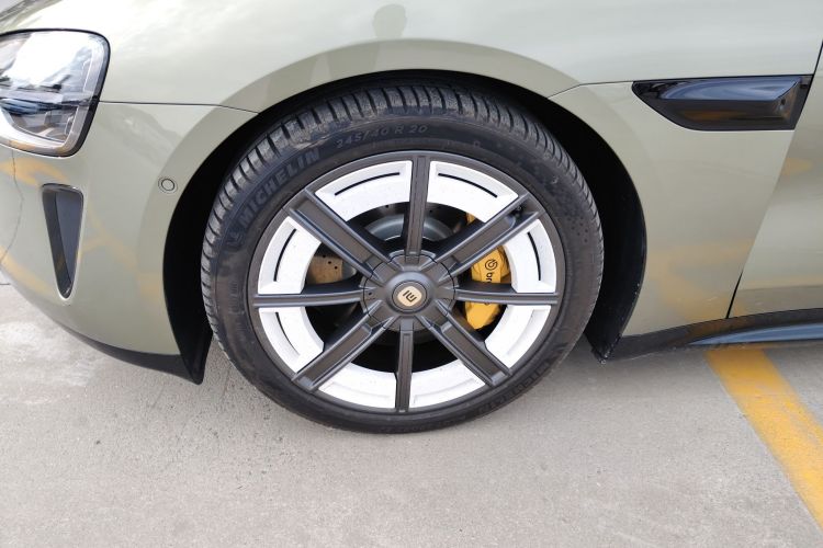 Used Xiaomi Auto SU7 2024 Four-Wheel Drive Ultra-Long Range Advanced Intelligent Driving Max Edition