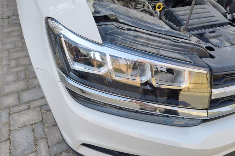 Used Volkswagen Tharu 2019 280TSI Two-Wheel Drive Comfort Edition China V Standard Right Front Headlight