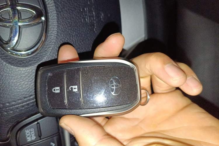 Used Toyota Highlander 2018 2.0T Four-Wheel Drive Luxury Version 7 Seats China VI Standard
