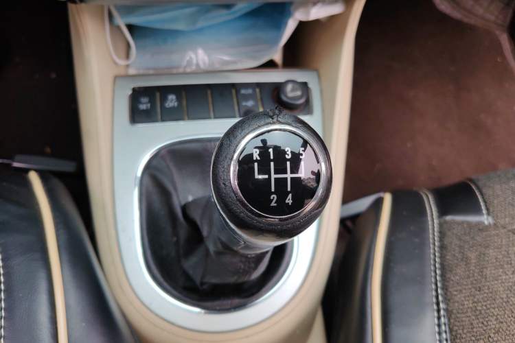 Used Volkswagen Lavida 2011 1.4 TSI Manual Prestige Edition Gear Lever