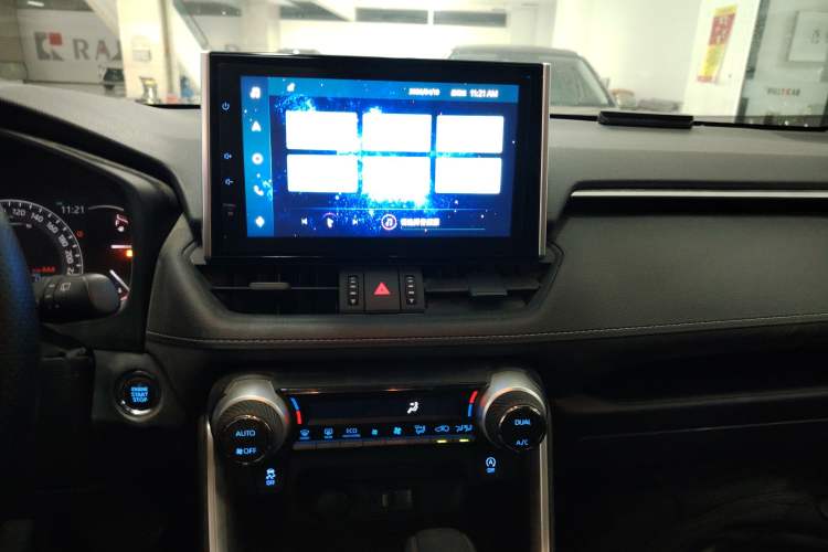 Used Toyota RAV4 2021 2.0L CVT Two-Wheel Drive Fashion Edition Audio And AC Panel