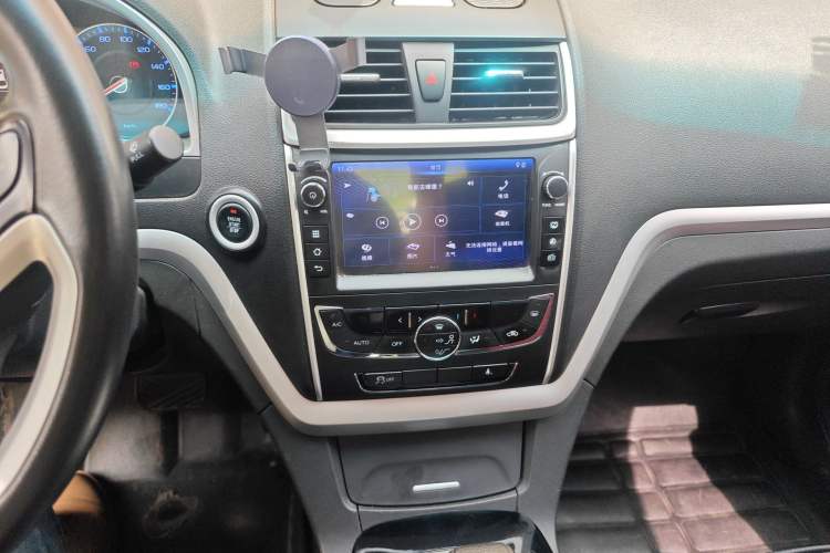 Used Geely Auto Emgrand New Energy 2017 EV300 Elite Model Audio And AC Panel