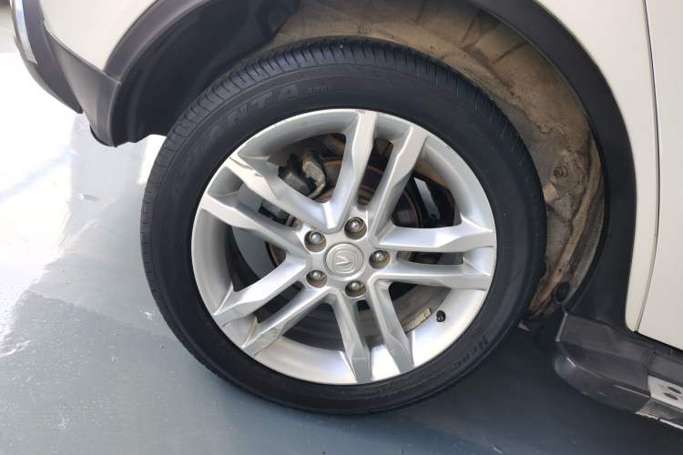 Used CHANGAN CS35 2015 1.6L Automatic Luxury Model China IV Standard Right Rear Wheel Hub