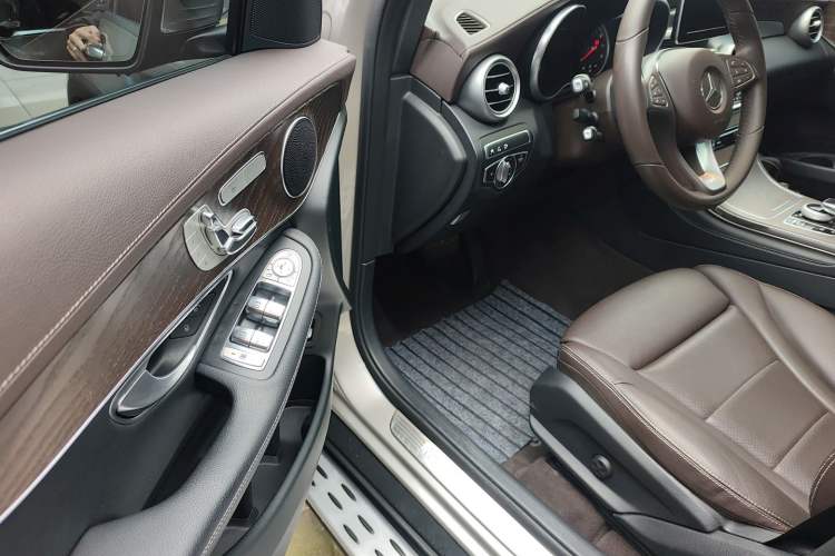 Used Mercedes-Benz GLC 2019 GLC 300 L 4MATIC Dynamic Model