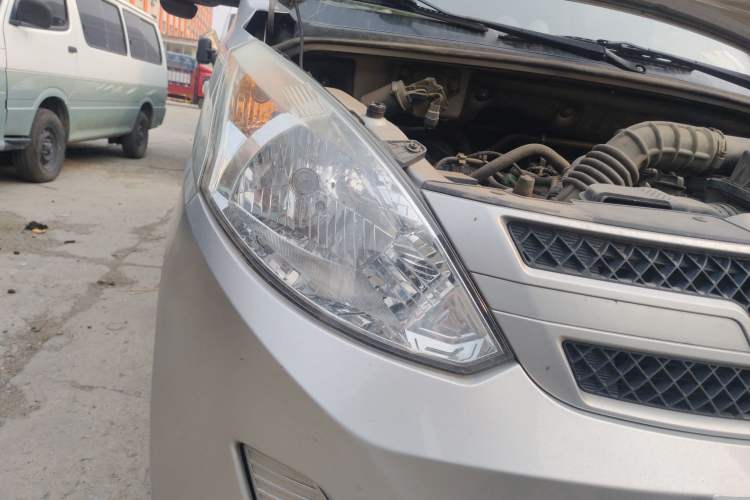 Used Wuling Rongguang V 2019 1.5L Window-Sealed Utility Model China VI LAR Right Front Headlight