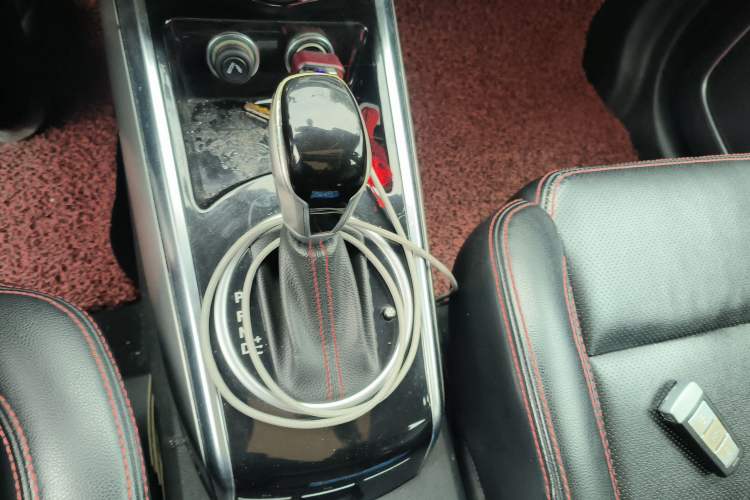 Used Zotye Domy X5 2015 1.5T CVT ZhiXian Model China IV Standard
