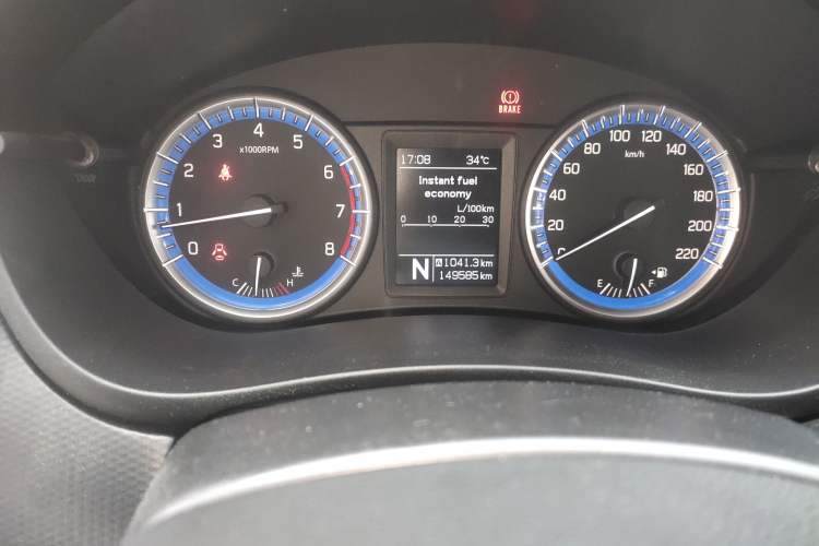 Used Suzuki S-Cross 2014 1.6L CVT Two-Wheel Drive Entry Model Odometer Close Up