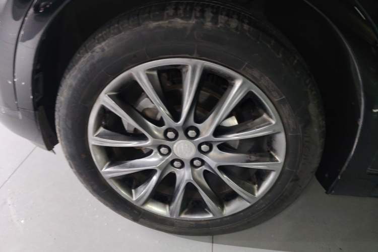 Used Buick Enclave 2020 28T Two-Wheel Drive Prestige Version Left Front Wheel Hub