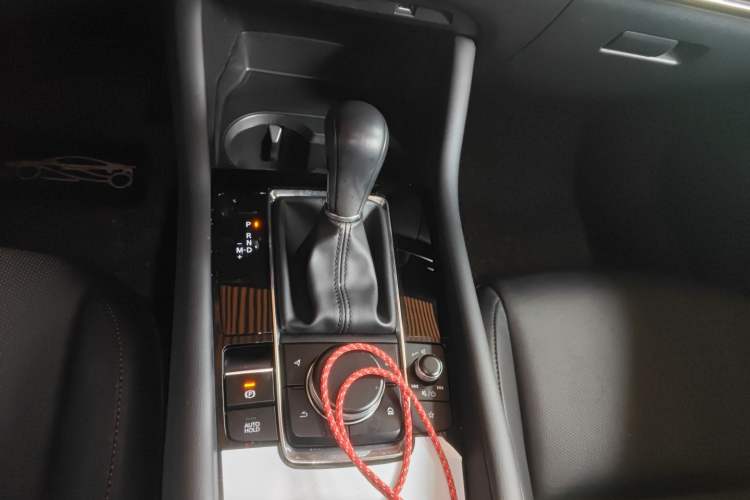 Used Mazda 3 Axela 2021 2.0L Automatic Zhiyao Edition Gear Lever