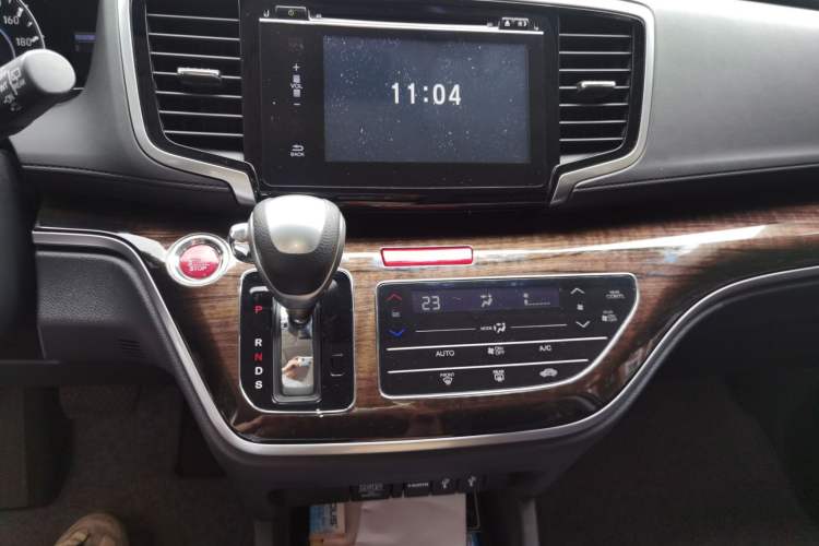 Used Honda Odyssey 2015 Updated Version 2.4L Smart Edition