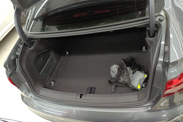 Used Audi A4L 2022 40 TFSI Luxury Dynamic Model
