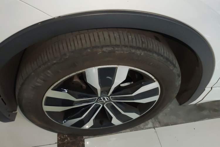 Used Volkswagen Tiguan L 2023 380TSI Automatic All-Wheel Drive R-Line Enhanced 7-Seater