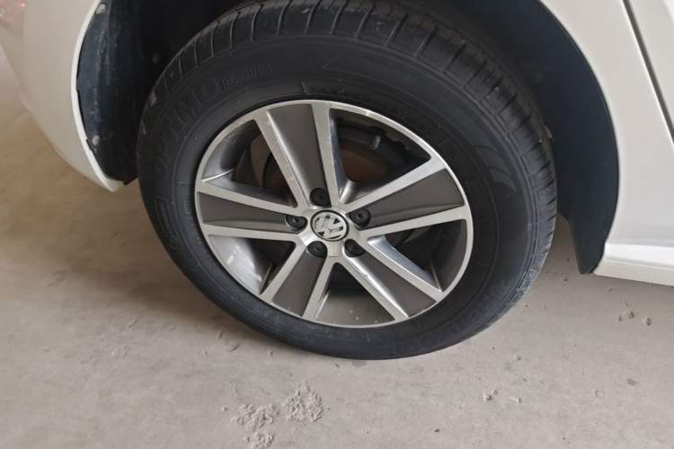 Used Volkswagen Polo 2014 1.4L Manual Fashion Edition Right Rear Wheel Hub