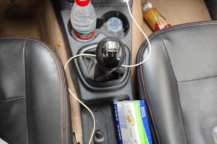 Used Dongfeng Fengon 330 2014 1.5L Manual Standard Edition DK15-02 Gear Lever