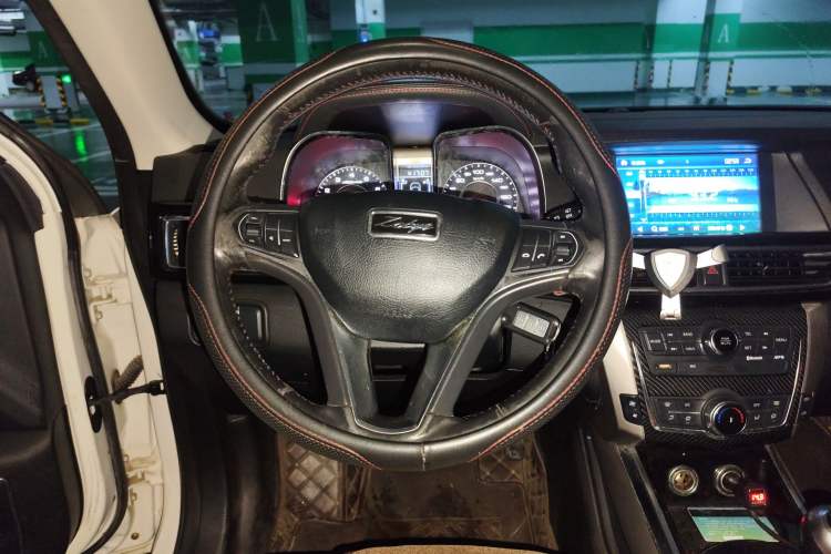 Used Zotye Domy X5 2015 1.5T Manual Luxury Version China IV Standard
