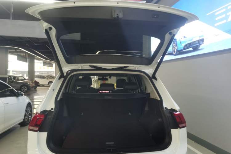 Used Volkswagen Tiguan L 2023 Revised Version 330TSI Automatic Two-Wheel Drive Smart Enjoyment Edition Trunk