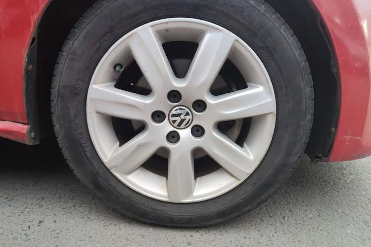 Used Volkswagen Polo 2011 1.4L Automatic ZhiCool Edition Right Front Wheel Hub