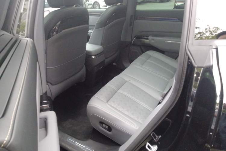 Used Zeekr 7X 2025 75 kWh Rear-Wheel Drive Intelligent Driving Version Left Rear Seat