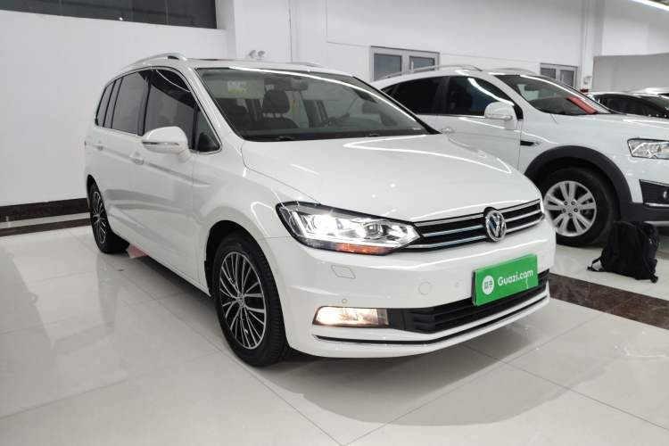 Used Volkswagen Touran 2016 Volkswagen Touran L 280TSI DSG Luxury Edition Exterior 1