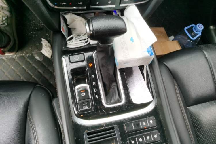 Used GAC Trumpchi GS8 2017 320T Two-Wheel Drive Luxury Smart Connectivity Version (7 Seats) Gear Lever