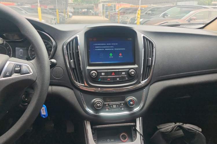 Used Baojun 560 2015 1.8L Manual Elite Edition