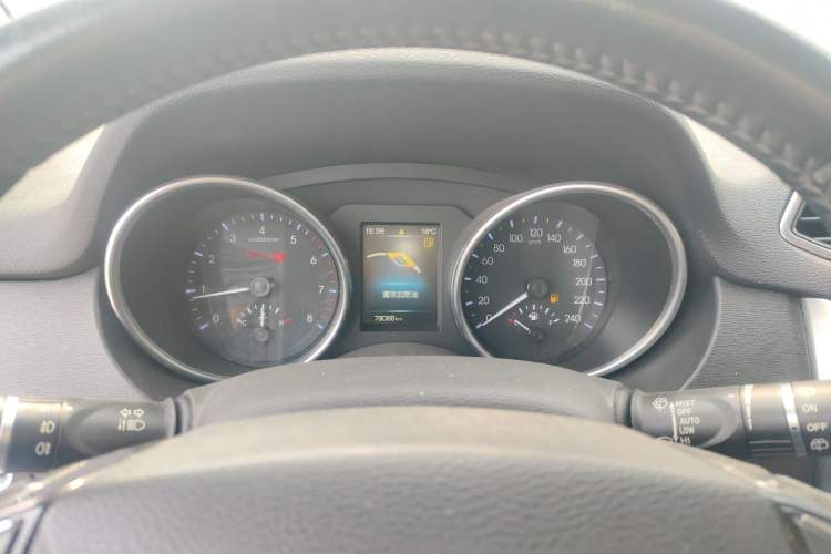 Used Haval H6 2015 Upgraded Model 1.5T Manual Two-Wheel Drive Prestige Version