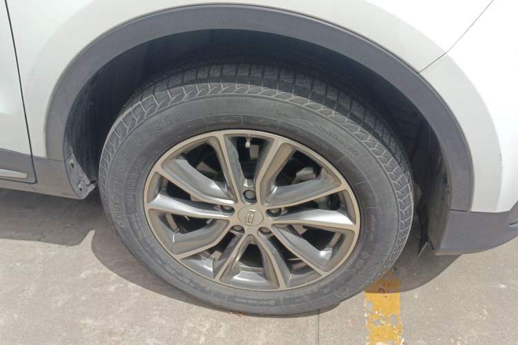 Used Geely Auto Emgrand X7 Sport 2018 1.8TD Automatic Two-Wheel Drive Smart Connect 4G Internet Edition
