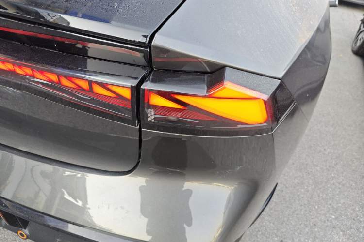 Used Changan UNI-V 2022 1.5T Prestige Version
