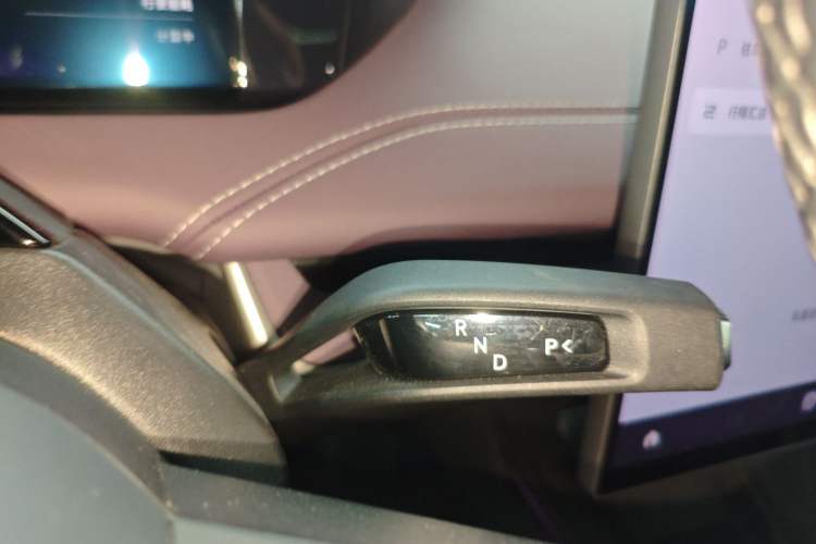 Used Xiaomi Auto SU7 2024 Four-Wheel Drive Ultra-Long Range Advanced Intelligent Driving Max Edition Gear Lever