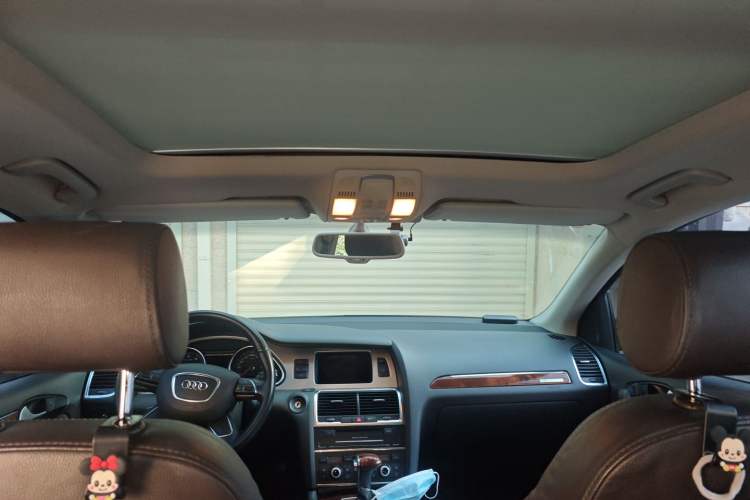 Used Audi Q7 2014 35 TFSI Off-road Model Headliner