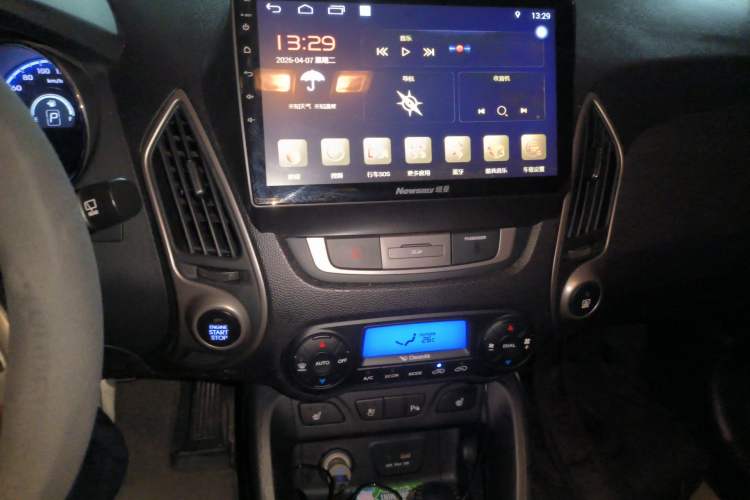 Used Hyundai ix35 2015 2.0L Automatic Two-Wheel Drive Leading Trim China V Standard Audio And AC Panel