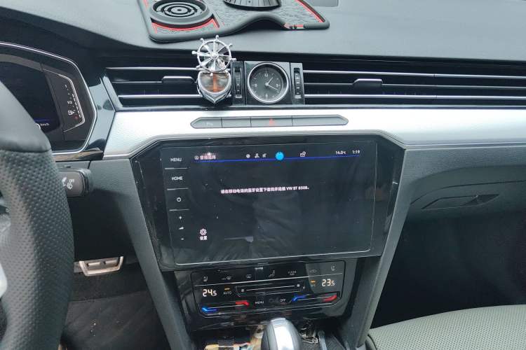 Used Volkswagen Magotan 2023 2 Million Units Limited Edition 330TSI DSG Leading Version