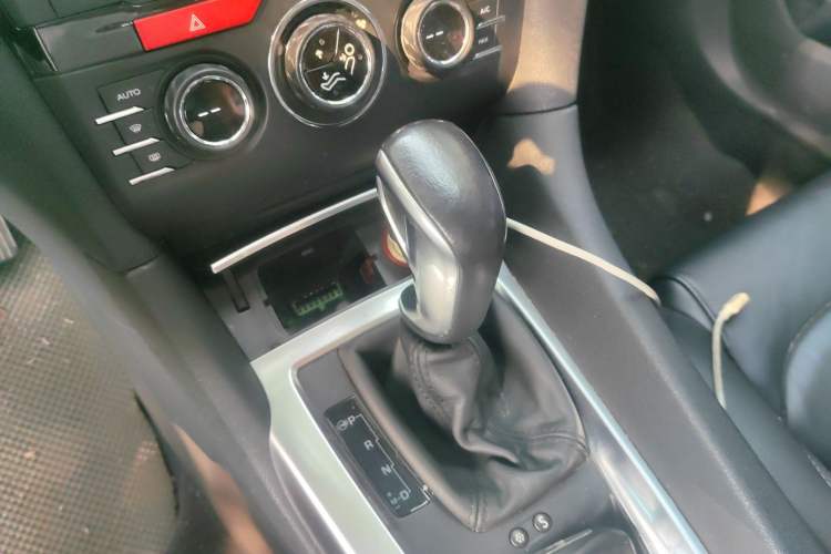 Used DS 6 2014 1.6T Luxury Edition THP160 Gear Lever