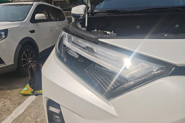 Used Toyota RAV4 2024 2.0L CVT Two-Wheel Drive Fashion Plus Edition Right Front Headlight