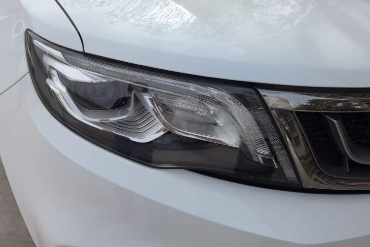 Used Geely Auto Emgrand X7 Sport 2018 1.8TD Automatic Two-Wheel Drive Smart Connect 4G Internet Edition