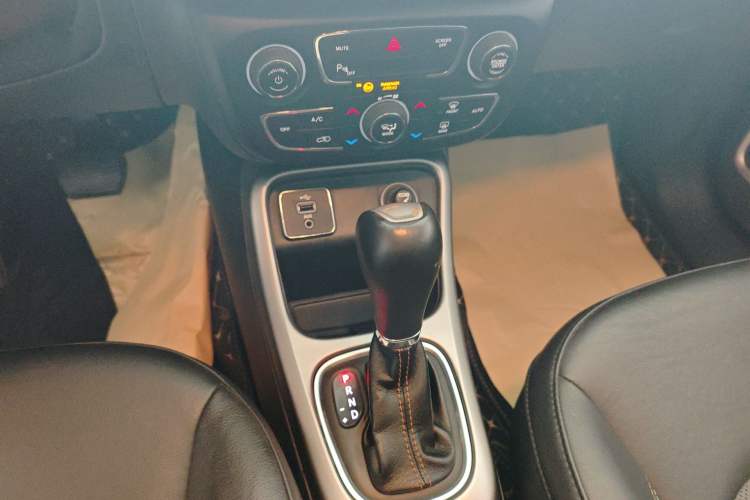 Used Jeep Compass 2017 200T Automatic Family Edition
